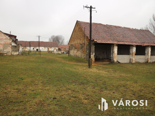 Kemenespálfa,GrófRévai kastély,nagyállat tartás,raktározás..