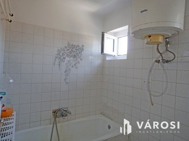 Központi több generációs családi ház a piac térnél