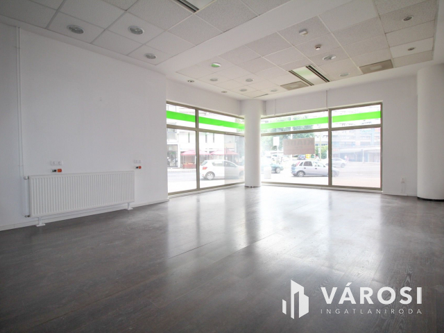 Salgó Center földszintjén 91 nm-es üzlethelyiség kiadó!