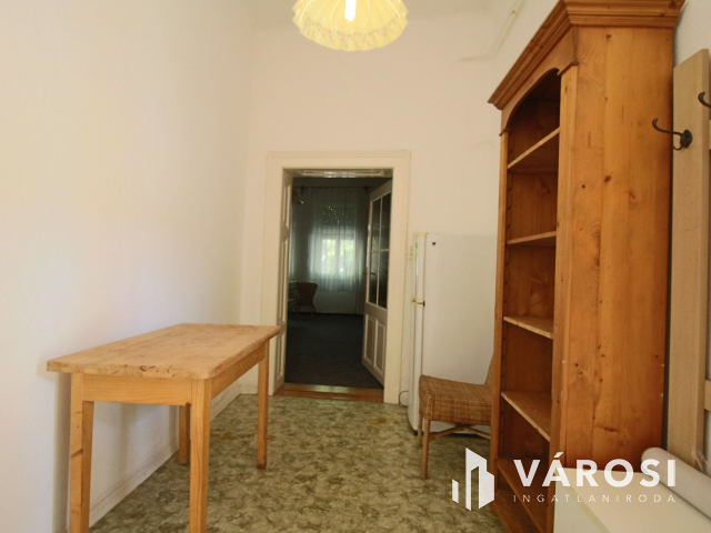 Békéscsaba belvárosában polgári családi ház eladó