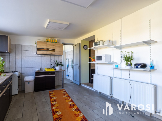 Soroksári úton iparterület eladó, akár működő üzemmel