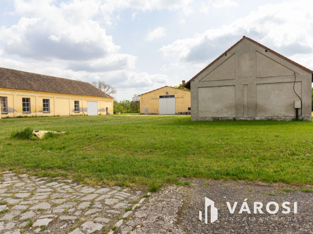 Derekegyházi ipari terület, vállalkozás eladó.