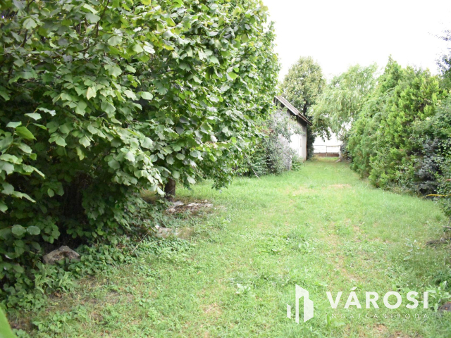 4229 m2-es összközműves építési telek fürdő ővezetben!