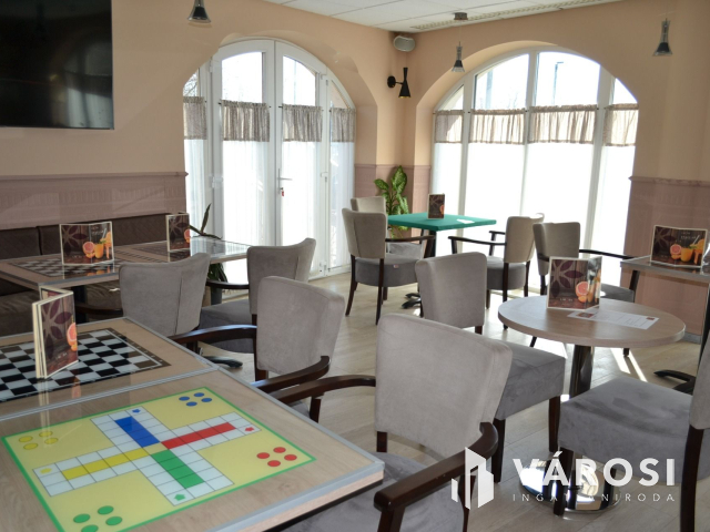 Balatonnál, étterem, hotel, wellness és rendezvényközpont !