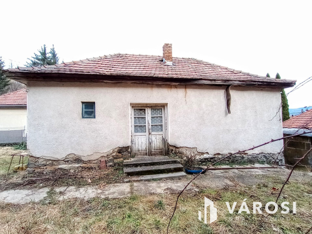 Somoskőújfaluban két ház együtt eladó