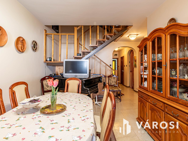 Belvárosi lakás saját kertrésszel