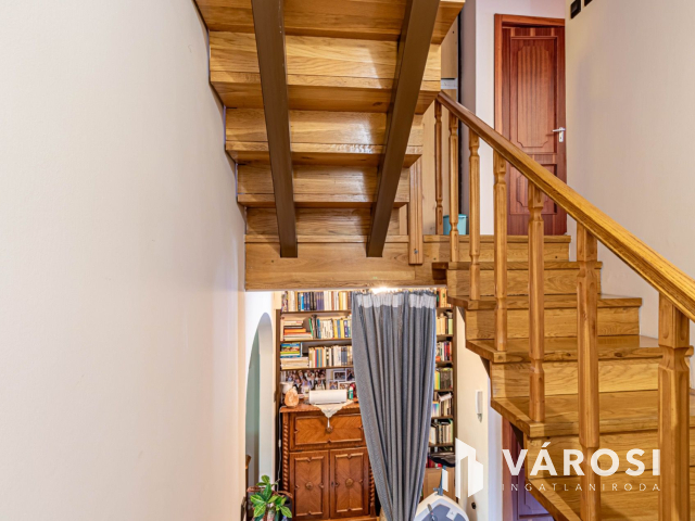 Belvárosi lakás saját kertrésszel
