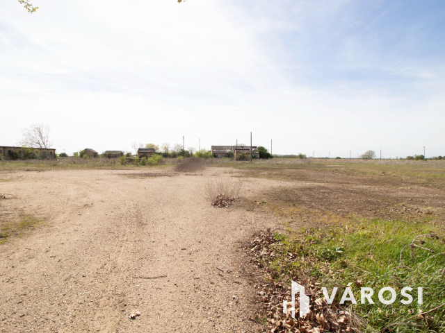 Kiváló adottságú ipari terület eladó