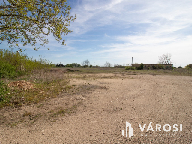 Kiváló adottságú ipari terület eladó