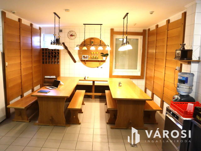 7 apartmanos üdülőház a Balaton partján