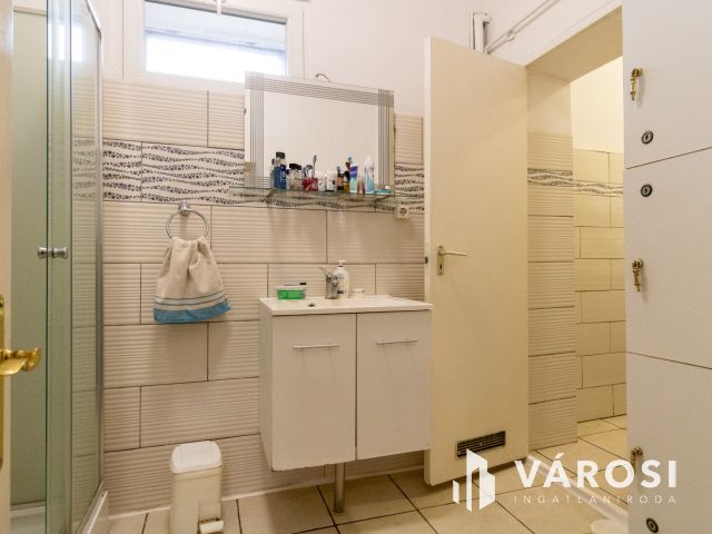 A nyugalom szigete: családi ház a belvárosban