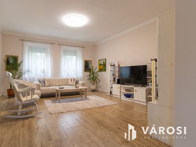 A nyugalom szigete: családi ház a belvárosban