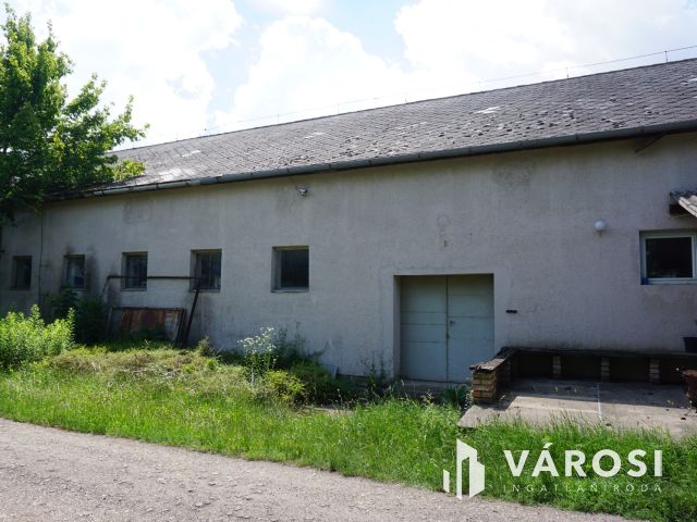 Földszinten elhelyezkedő ipari ingatlan remek áron!