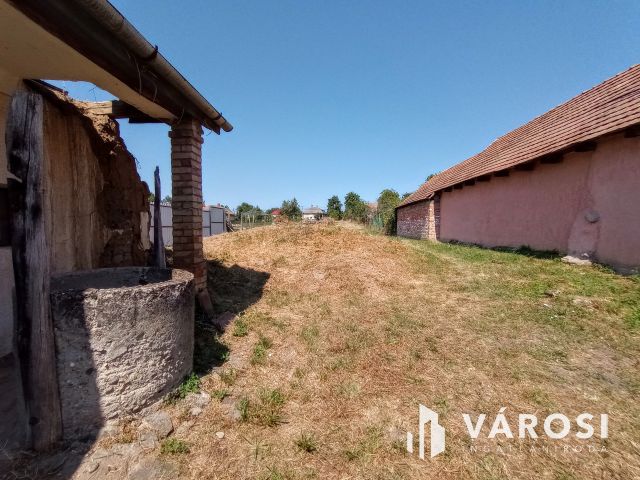 Pásztó, Hasznos: a kis parasztház újjászületésre vár