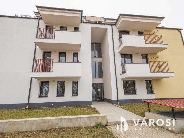 Kulcsrakész lakás Péterhegyen D-1-6