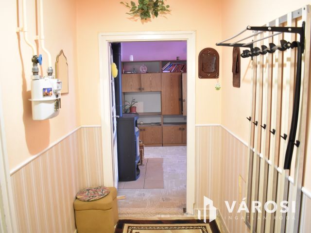 Szép kis kádár kocka a paradicsomban!