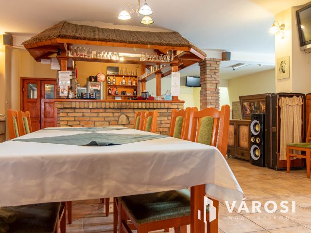 Kiemelkedő befektetési lehetőség Páty központjában!