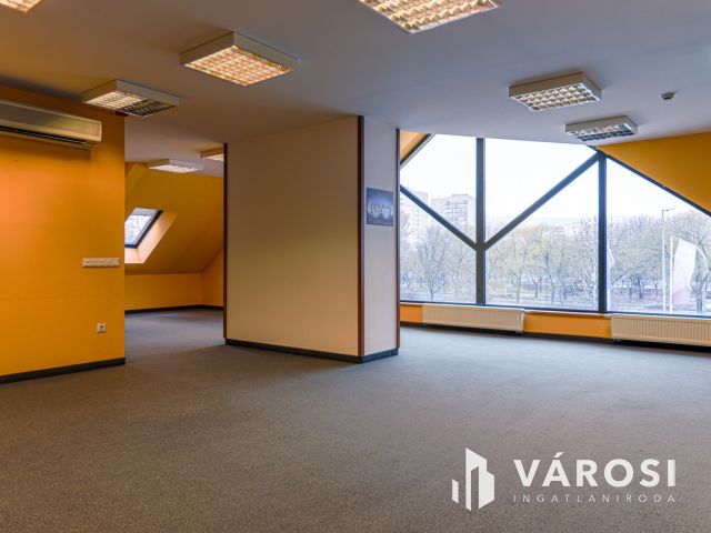 Panorámás irodahelyiség a III. kerületben