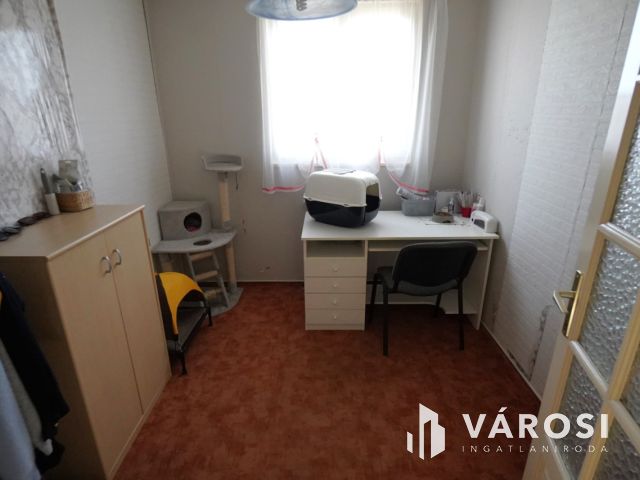 Telephely ár alatt Esztergomban!