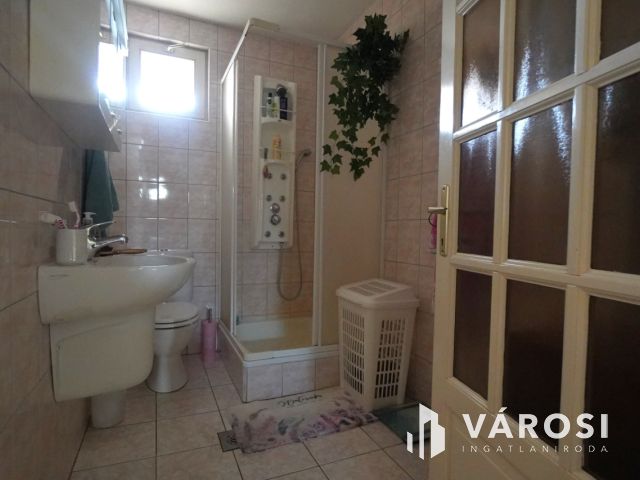 Telephely ár alatt Esztergomban!