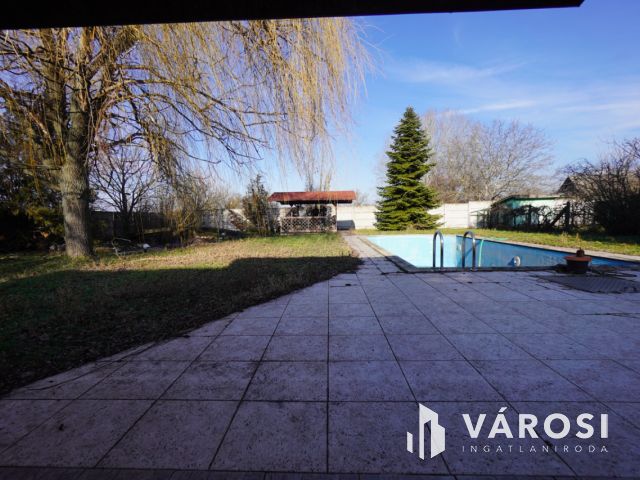 Telephely ár alatt Esztergomban!