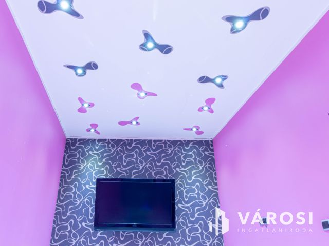 Családi ház és üzleti ingatlan egyben eladó Pátyon !