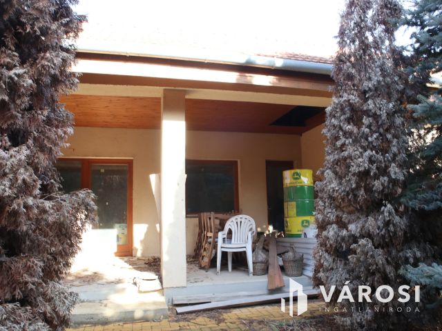 Egy lakóingatlan + egy gyártó üzem, értékes ipari területen