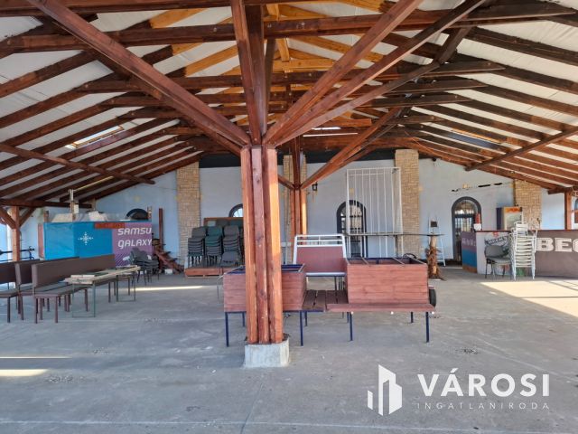 Működő DISCÓ épület, autószerelő műhely, telephely egyben