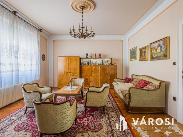 Központi elhelyezkedésű ház Kiskunmajsán