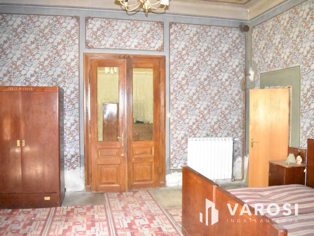 Egyedi stílus, tégla falazat, tágas terek Eleken!