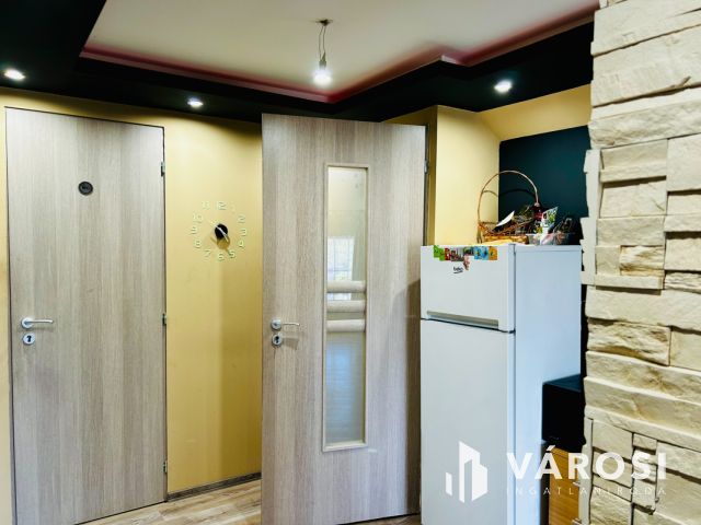 Nagy, felújított családi ház Egyházasgergén