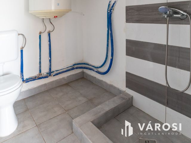 Galagonya utcai kis házikó