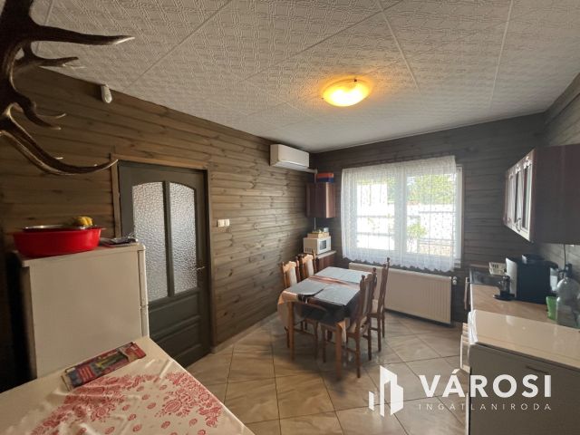 Jó helyen, jó ingatlan, jó vállalkozásnak!!!