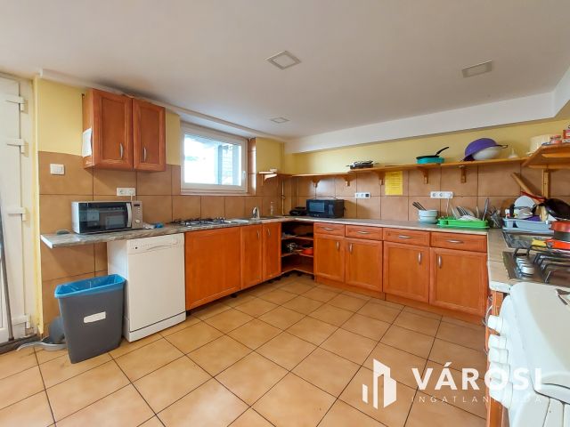 Eladó apartmanház – munkásszállás - nyaralóház