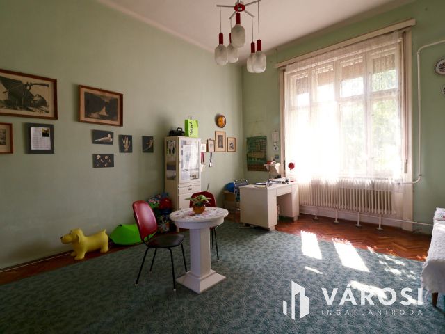 Patinás polgári ház a Kálvin tér közelében