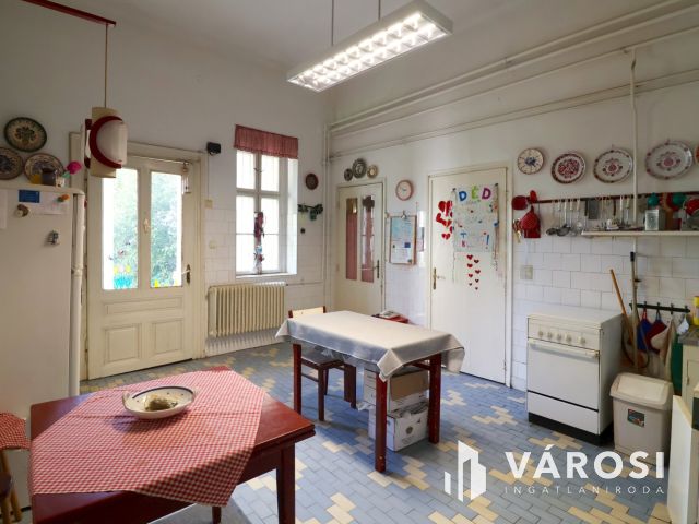 Patinás polgári ház a Kálvin tér közelében