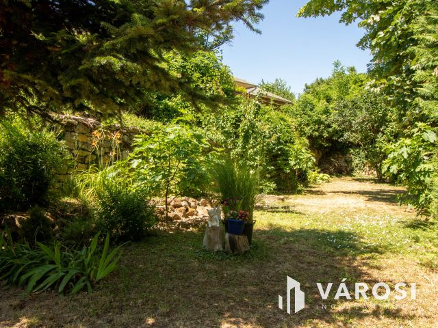 Sváb parasztház Pilisborosjenő szivében eladó