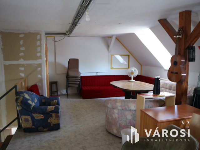 Zalaszentgrót,Ipari telephely,város központi,7csarnok eladó!