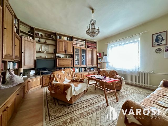 Kiváló adottságú, 3 szobás ikerház eladó!