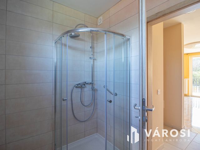 Kulcsrakész lakás Péterhegyen A-F-3