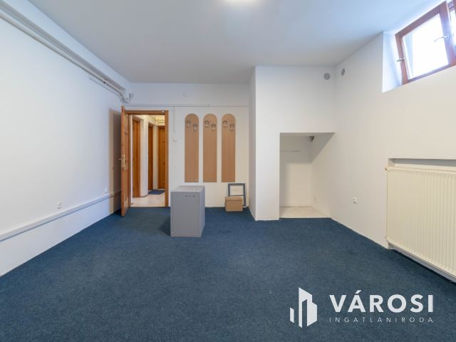 4 szintes, 330 m²-es, önálló irodaház a Tisztviselőtelepen