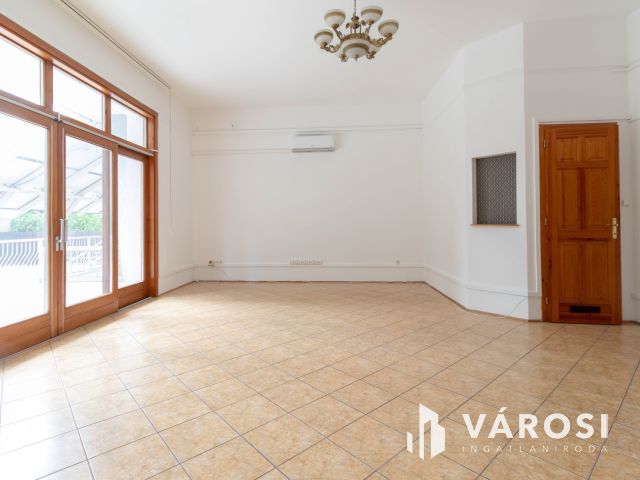 4 szintes, 330 m²-es, önálló irodaház a Tisztviselőtelepen