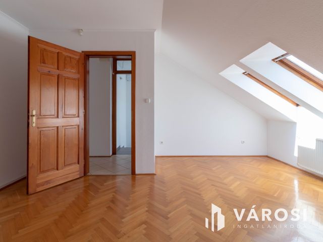 4 szintes, 330 m²-es, önálló irodaház a Tisztviselőtelepen