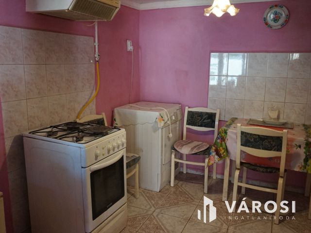 Családi ház remek helyen Vásárhelyen