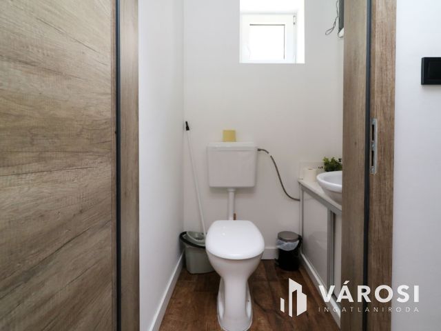 Működő apartman, raktár és telephely egyben!