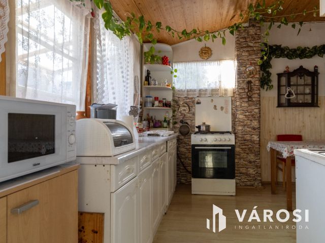 Családi ház Jaminában, nappali+3 szobával,nagy kerttel