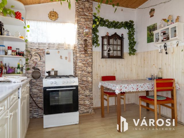 Családi ház Jaminában, nappali+3 szobával,nagy kerttel