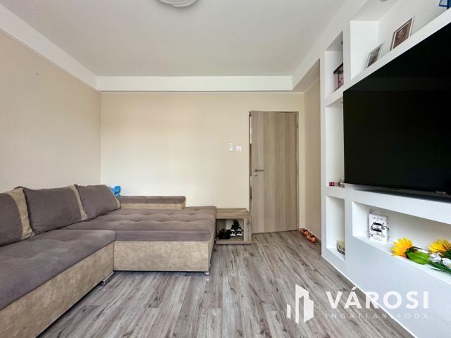 Gorkijon 1. emeleti, 1+2 félszobás, felújított lakás eladó!