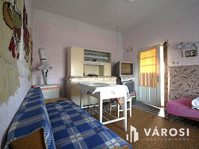 Áresés! Eladó családi ház Etesen