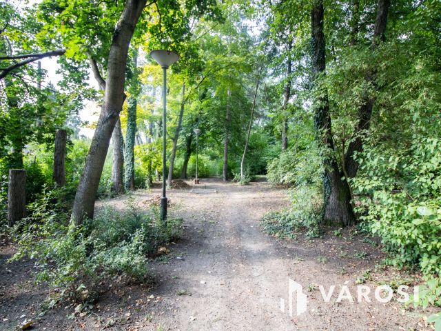 Turisztikai, közösségi célra is alkalmas üdülő Szanazugban